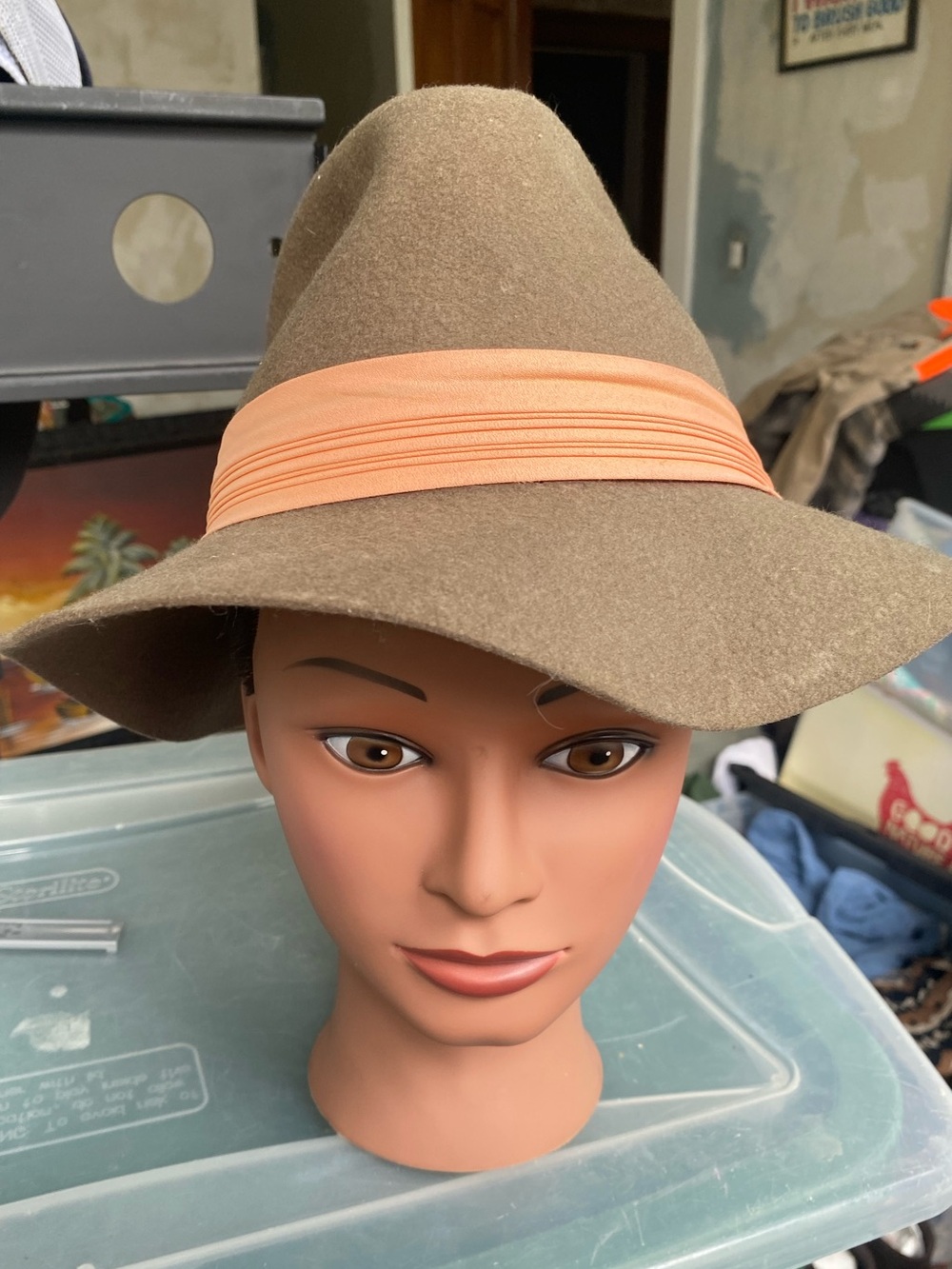 Vtg Women's Olive Green  Wool Fedora Hat W/ Pink Band Decor Made USA Size Medium